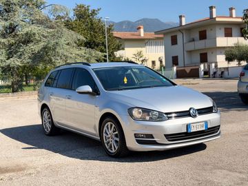 Volkswagen Golf - 2