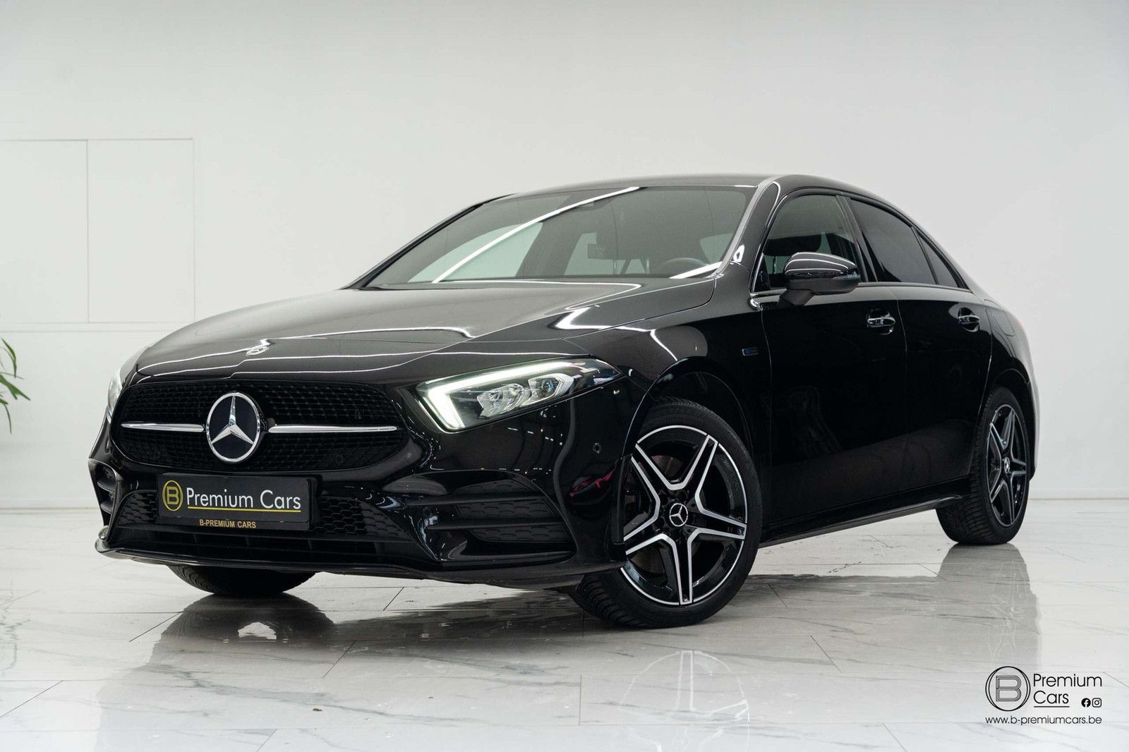 MERCEDES-BENZ A 250 e AMG line! Sedan! Cruise, Garantie, Ambie