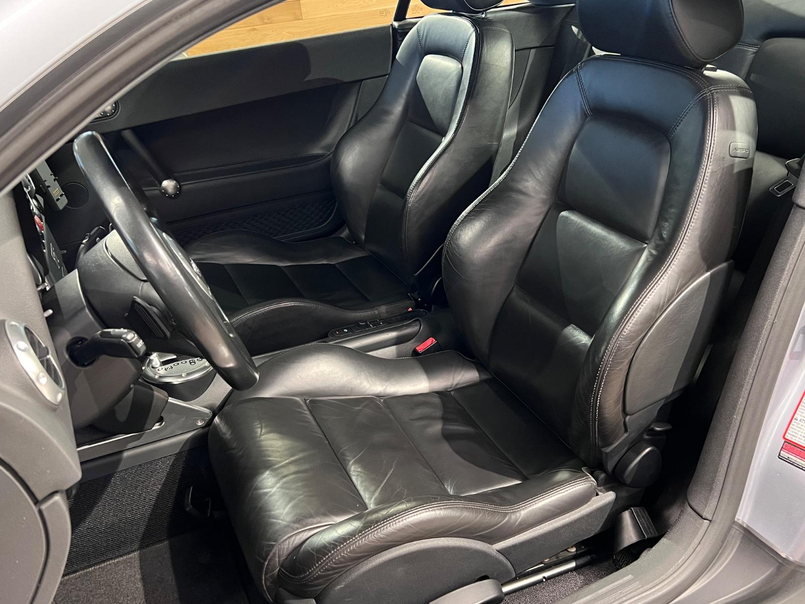 Audi TT Coupe 3.2 V6 DSG quattro NAVI LEDER TEMPOMAT