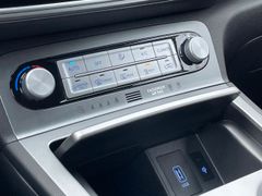 Fahrzeugabbildung Hyundai KONA EV Premium 150kW *RW484KM*Nav*HeUp*ACC*LED*