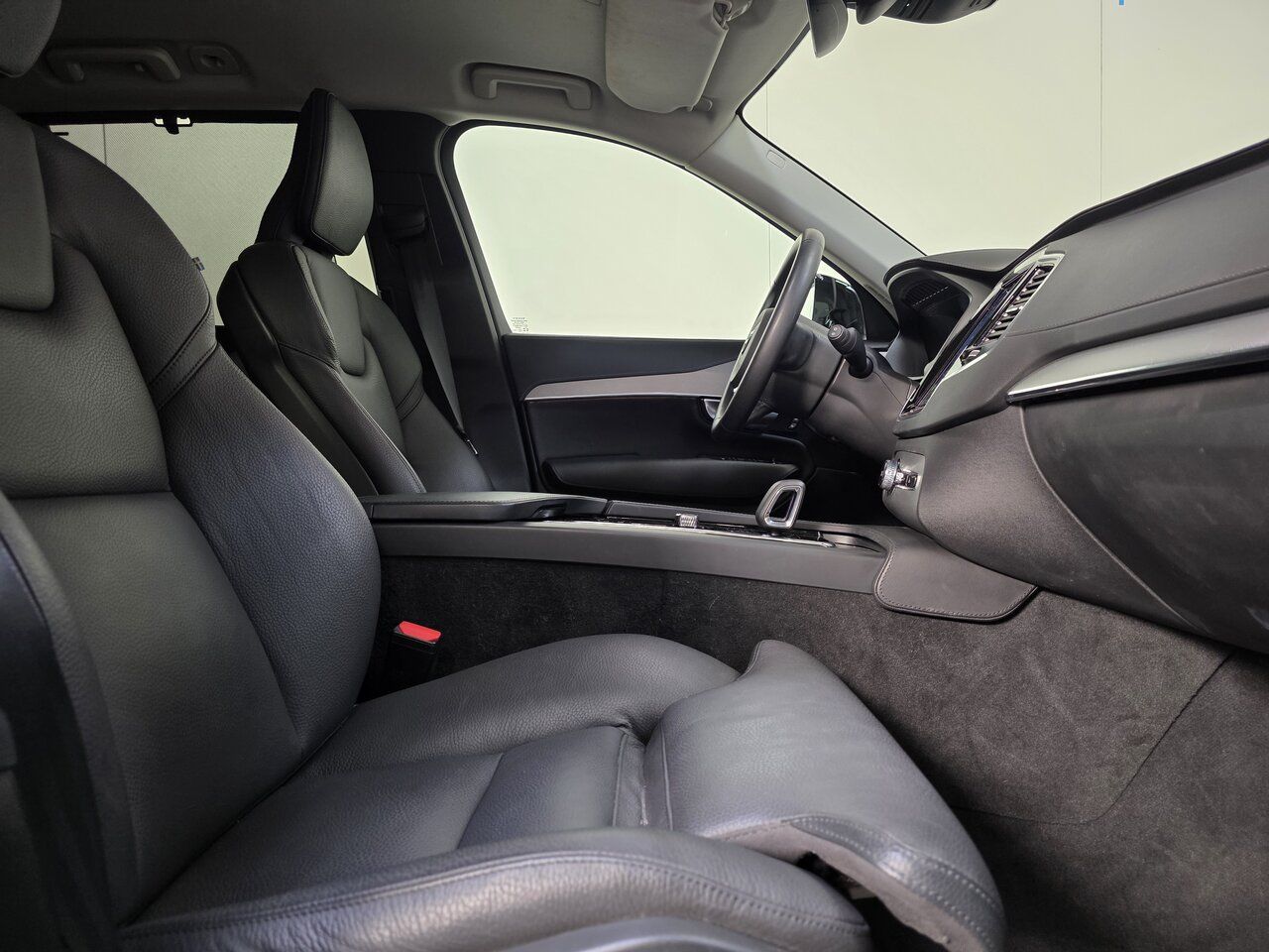 Volvo XC90 T8 Recharge PlugIn Ultra Dark - 7 Pl - Tops imagem 2