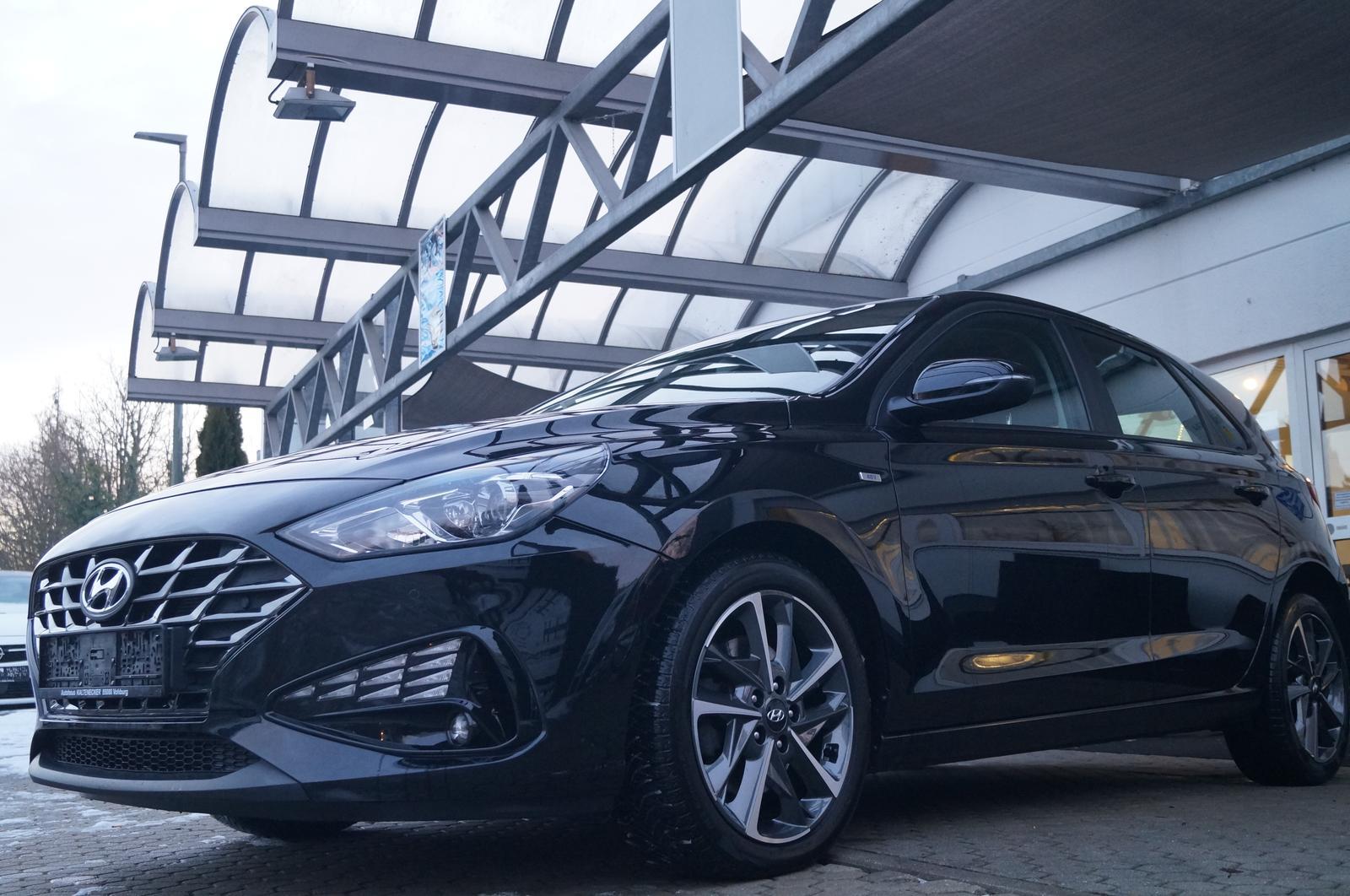 Hyundai i30 1.0 T-GDI 48V-Hybrid - Kamera - DAB - 17''
