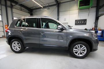 Volkswagen Tiguan - 2