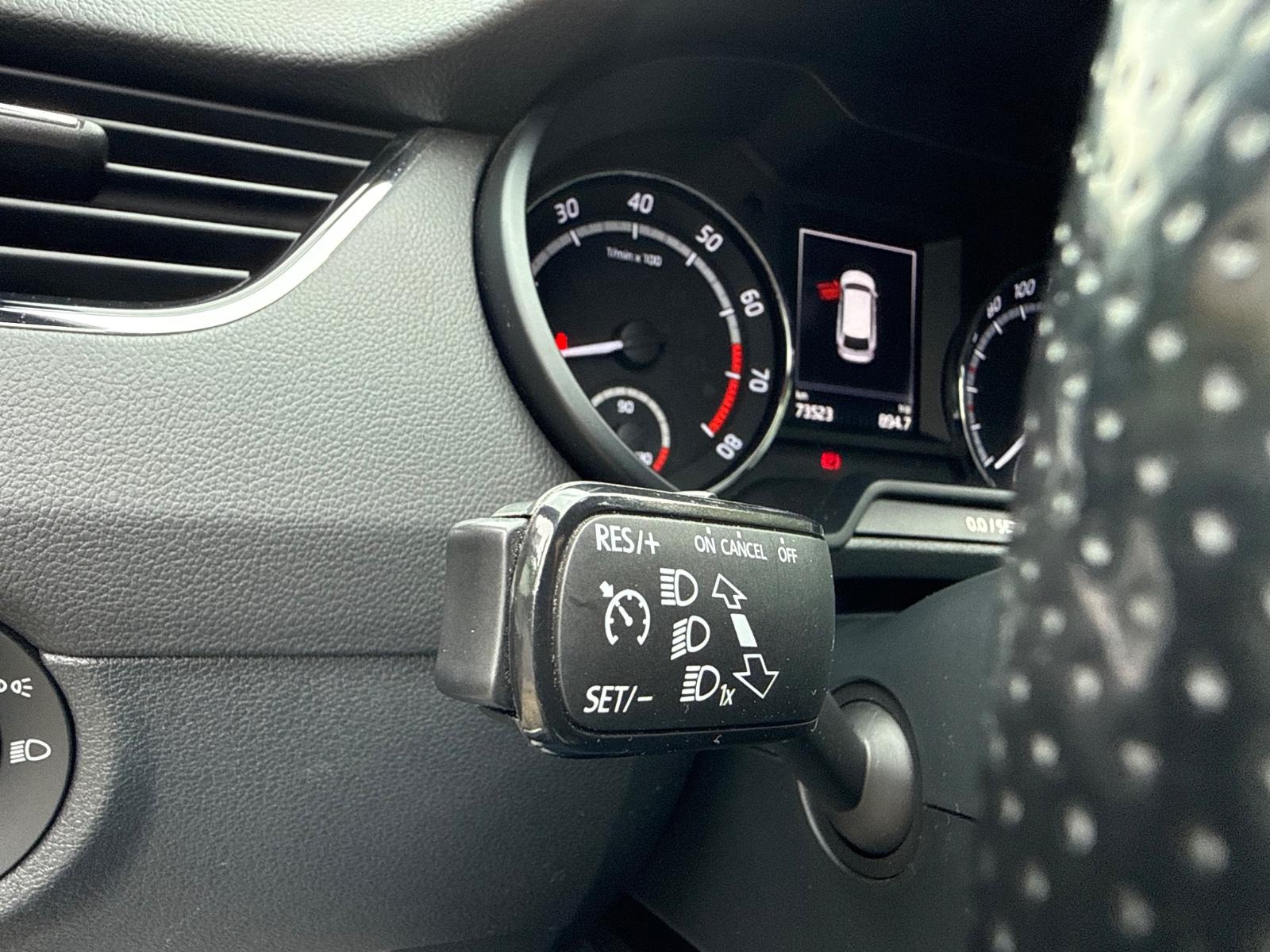 Skoda Octavia Combi RS Klima Navi Xenon -nur 73.000km!