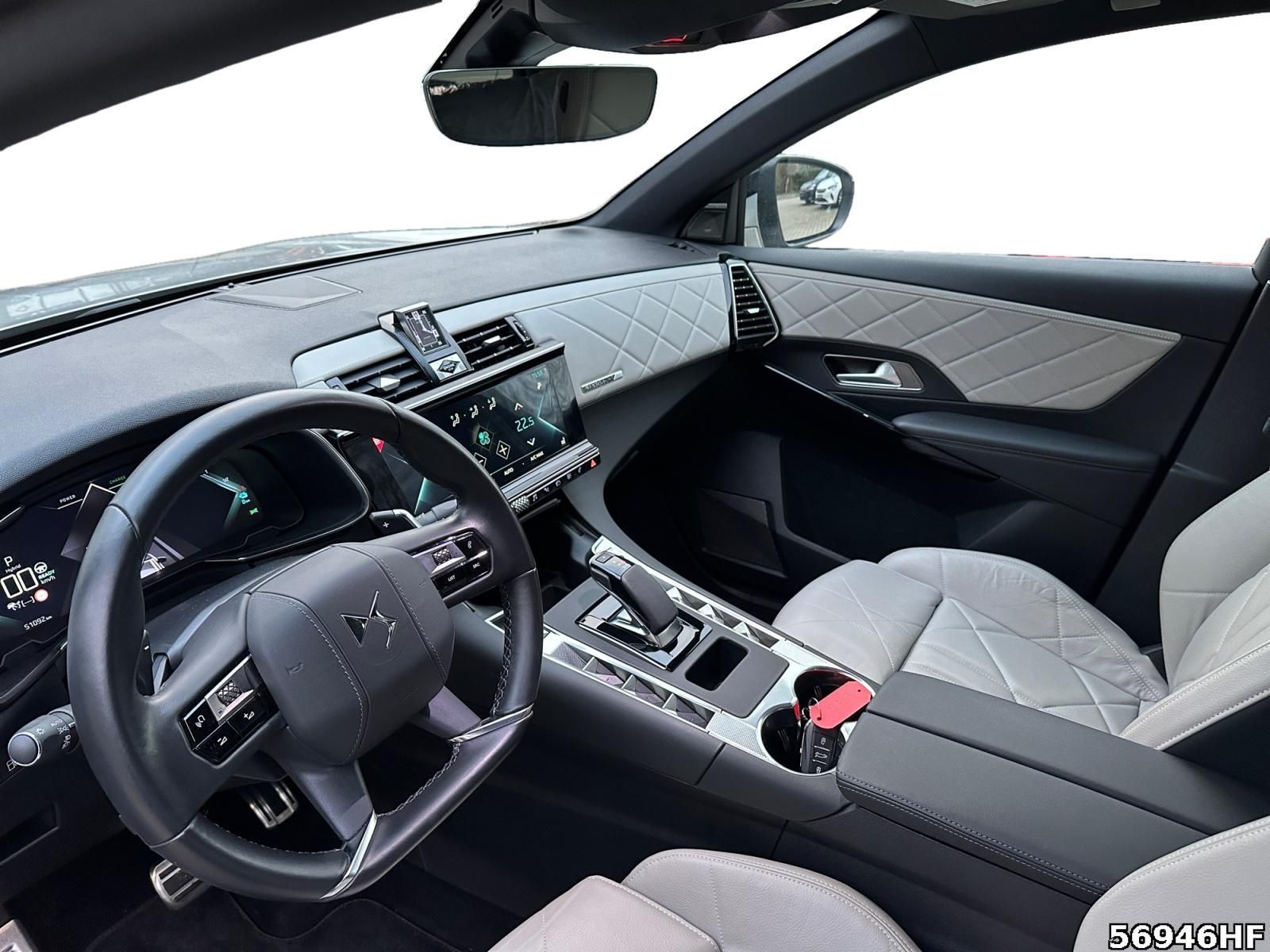 Fahrzeugabbildung DS Automobiles DS7 Hybrid 4x2, Rivoli