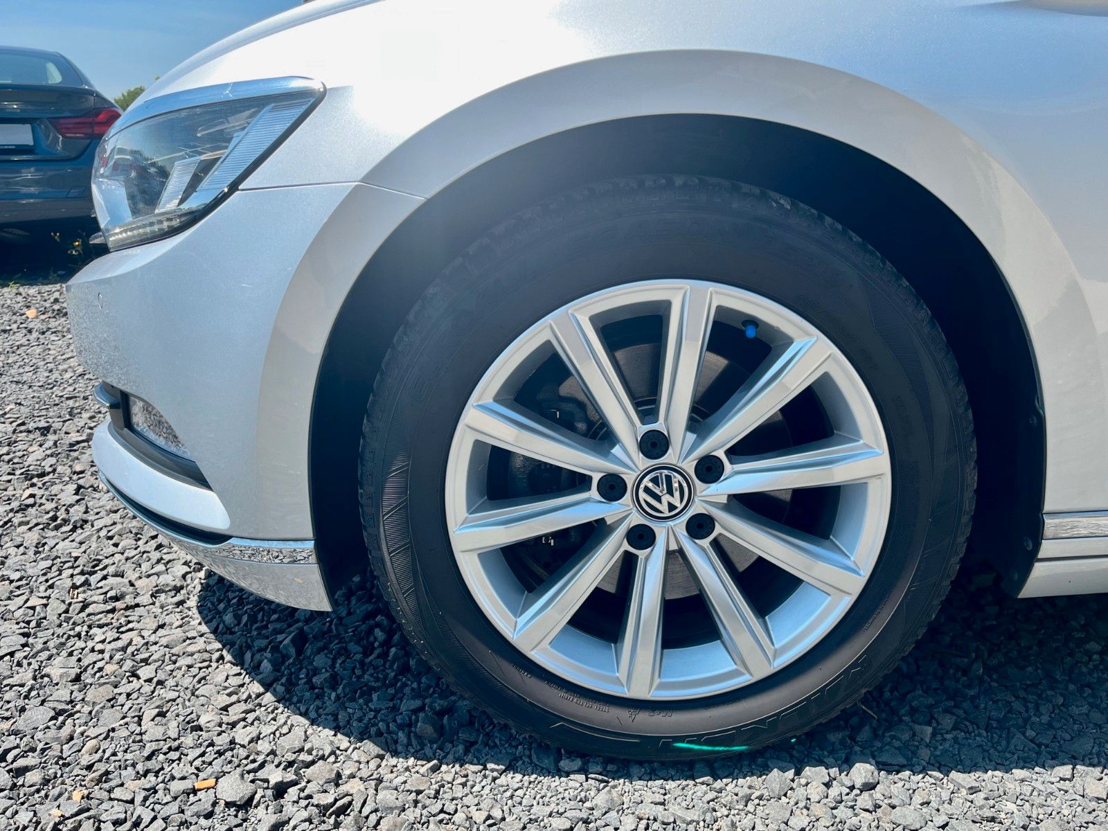Fahrzeugabbildung Volkswagen Passat Variant 1.8 TSI DSG Navi Leder HIGHLINE
