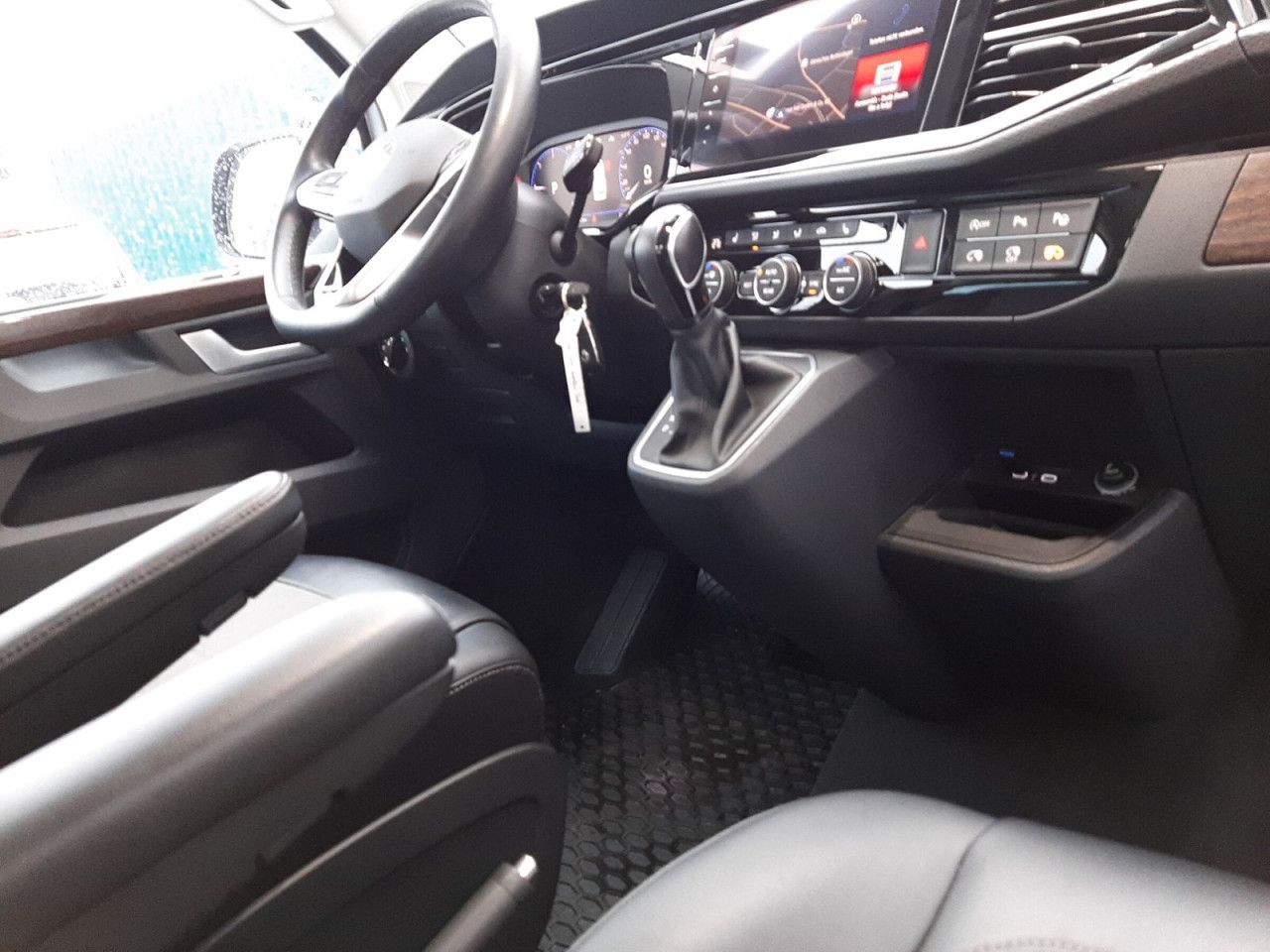 Fahrzeugabbildung Volkswagen T6.1 Multivan Highline KR150 TDIAL7 4 Motion
