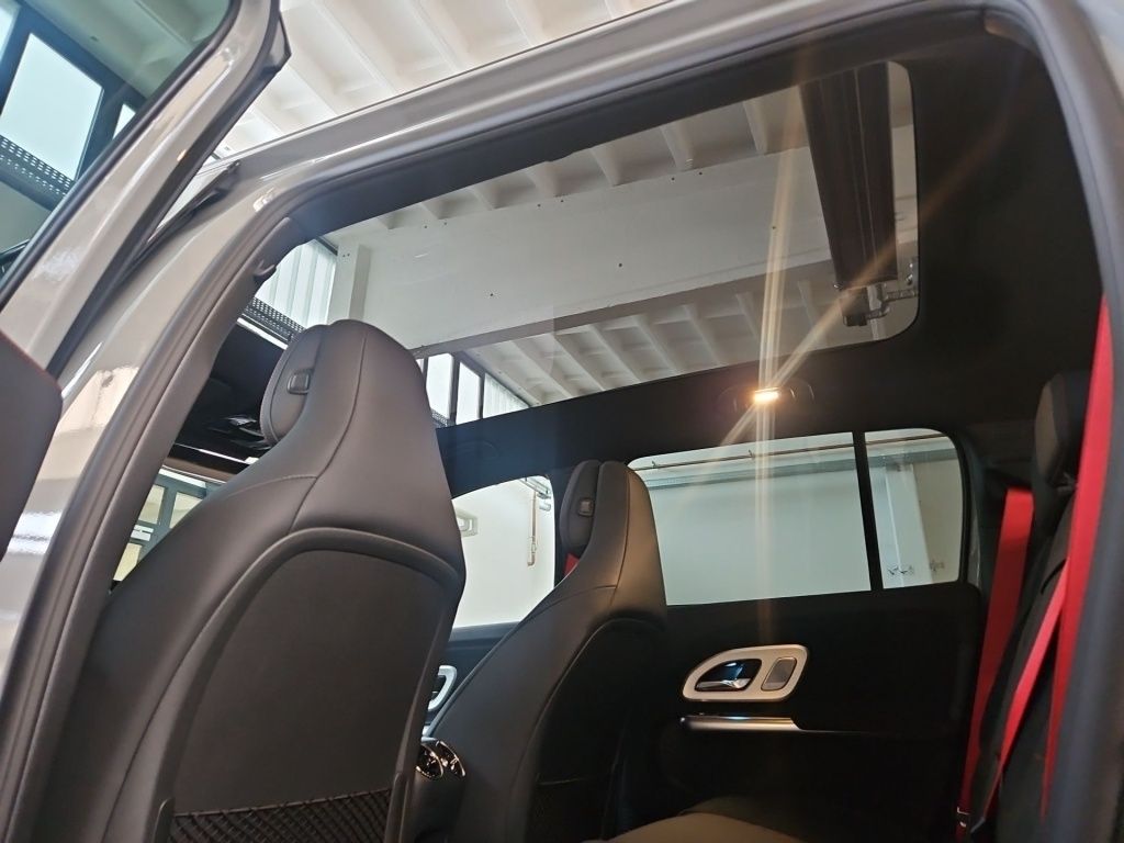 Fahrzeugabbildung Mercedes-Benz GLB 200 4MATIC +AMG+Night+AHK+DynLicht+Pano+