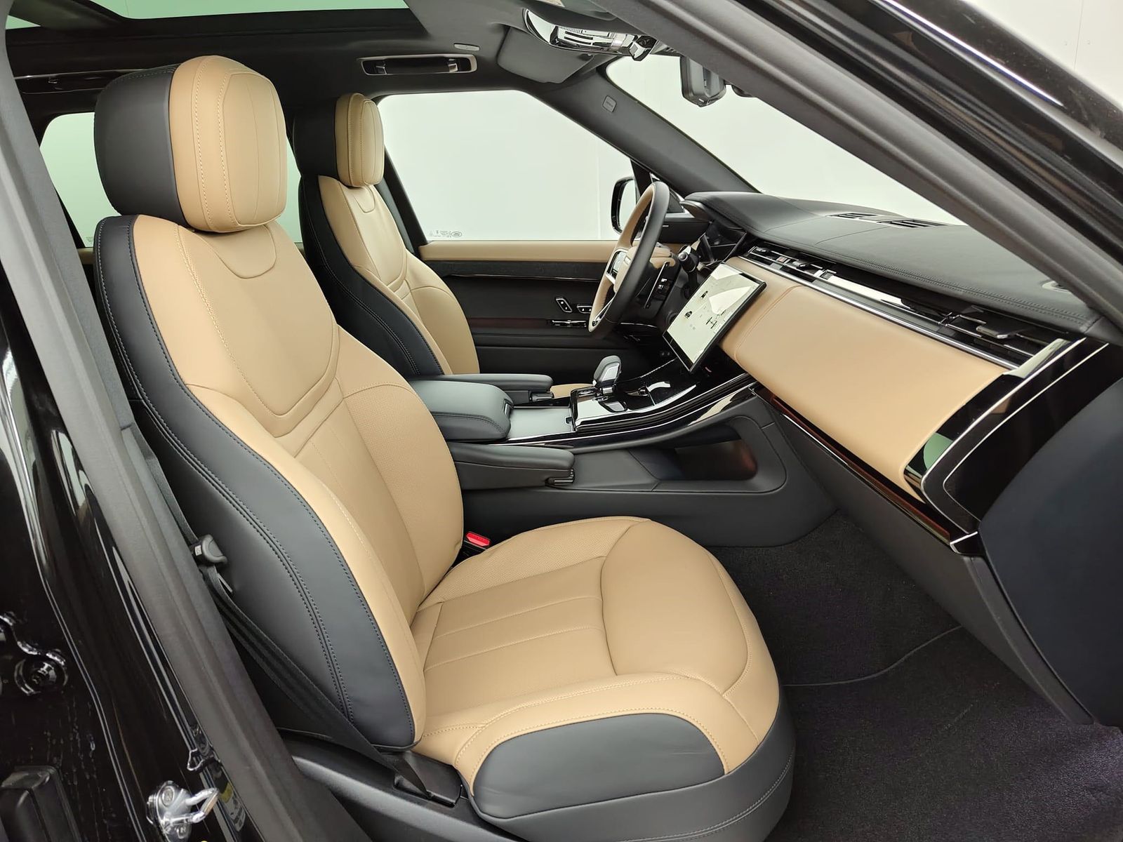 LAND ROVER Range Rover Sport D250 Dynamic SE Black Pano AHK – Bild 15