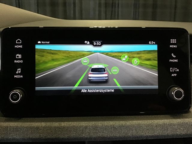 Fahrzeugabbildung Skoda Kamiq Selection 1.0 TSI DSG/Kamera/SHZ/SmartLink