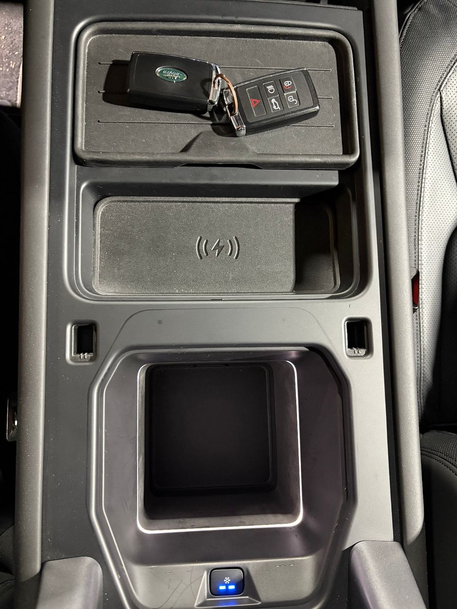 Fahrzeugabbildung Land Rover Defender 110 X-Dynamic HSE/PANO/360°/AHK/APPLE/