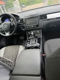 Volkswagen Touareg - 8