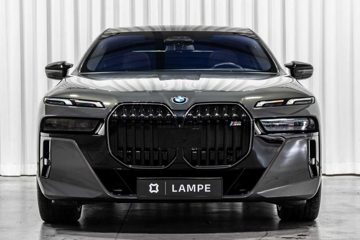 BMW 760 M760e xDrive Executive Lounge Entertainment  imagem 2