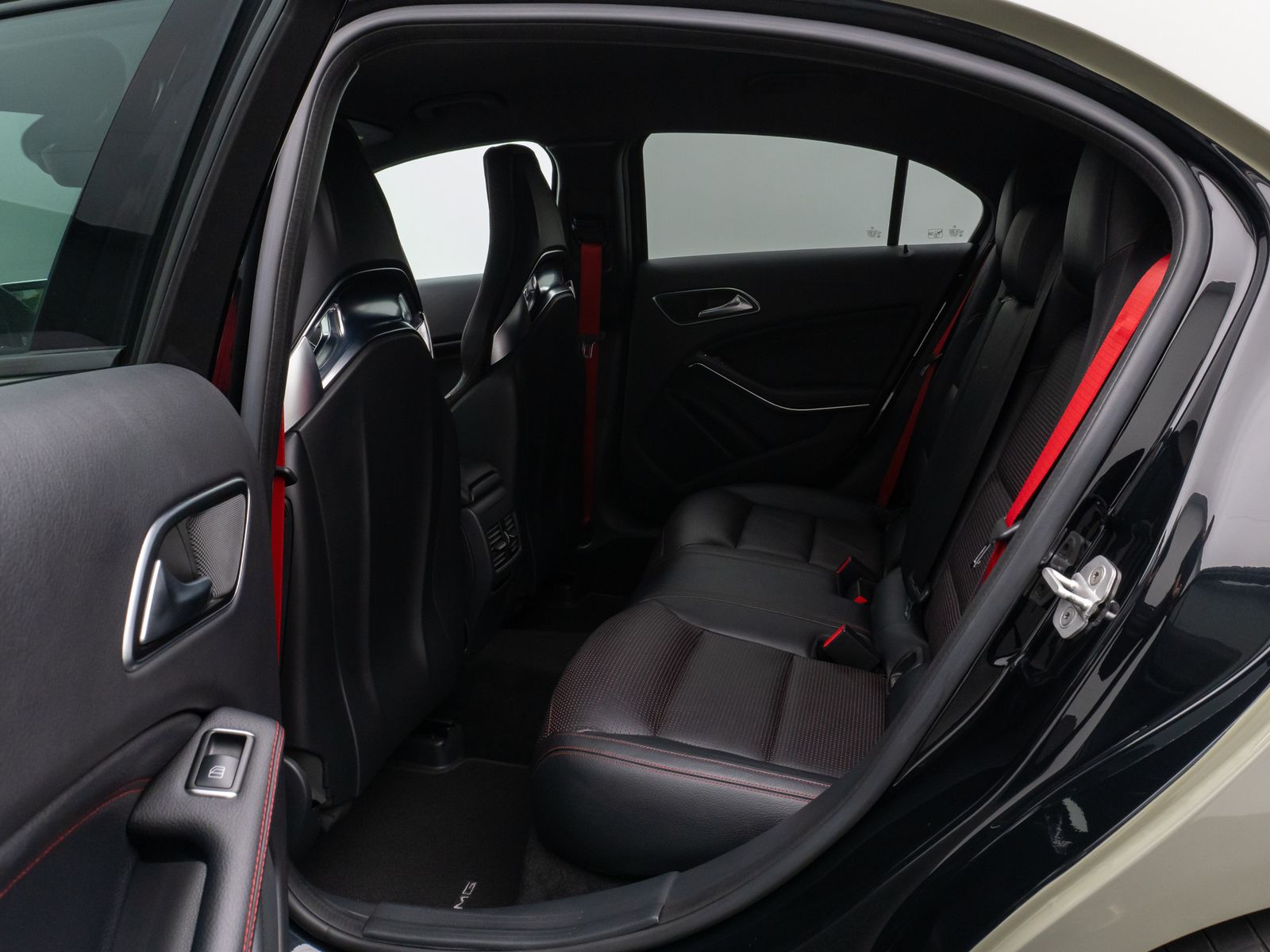 Fahrzeugabbildung Mercedes-Benz A 45 AMG Performance 4Matic Aero H/K Kamera Navi