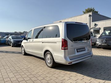 Mercedes V 220 - 7