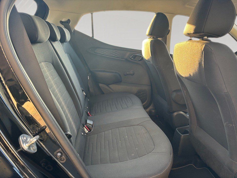 Fahrzeugabbildung Hyundai i10 1.2i 84PS A/T Trend Komfortpaket, Navipaket