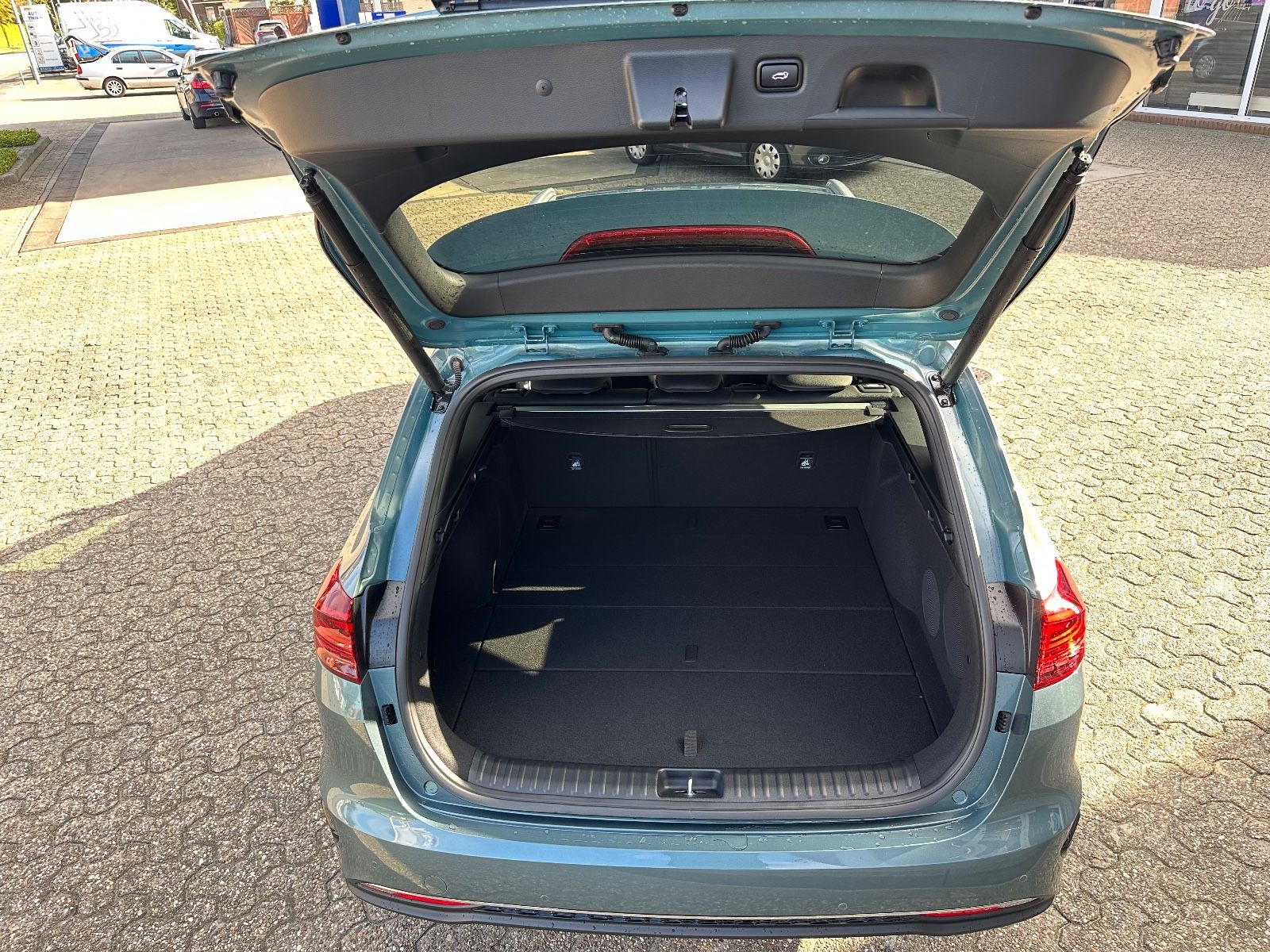 Fahrzeugabbildung Kia Ceed Sportswagon 1.0 T-GDi DCT Navi/GRA/Shzg/PDC