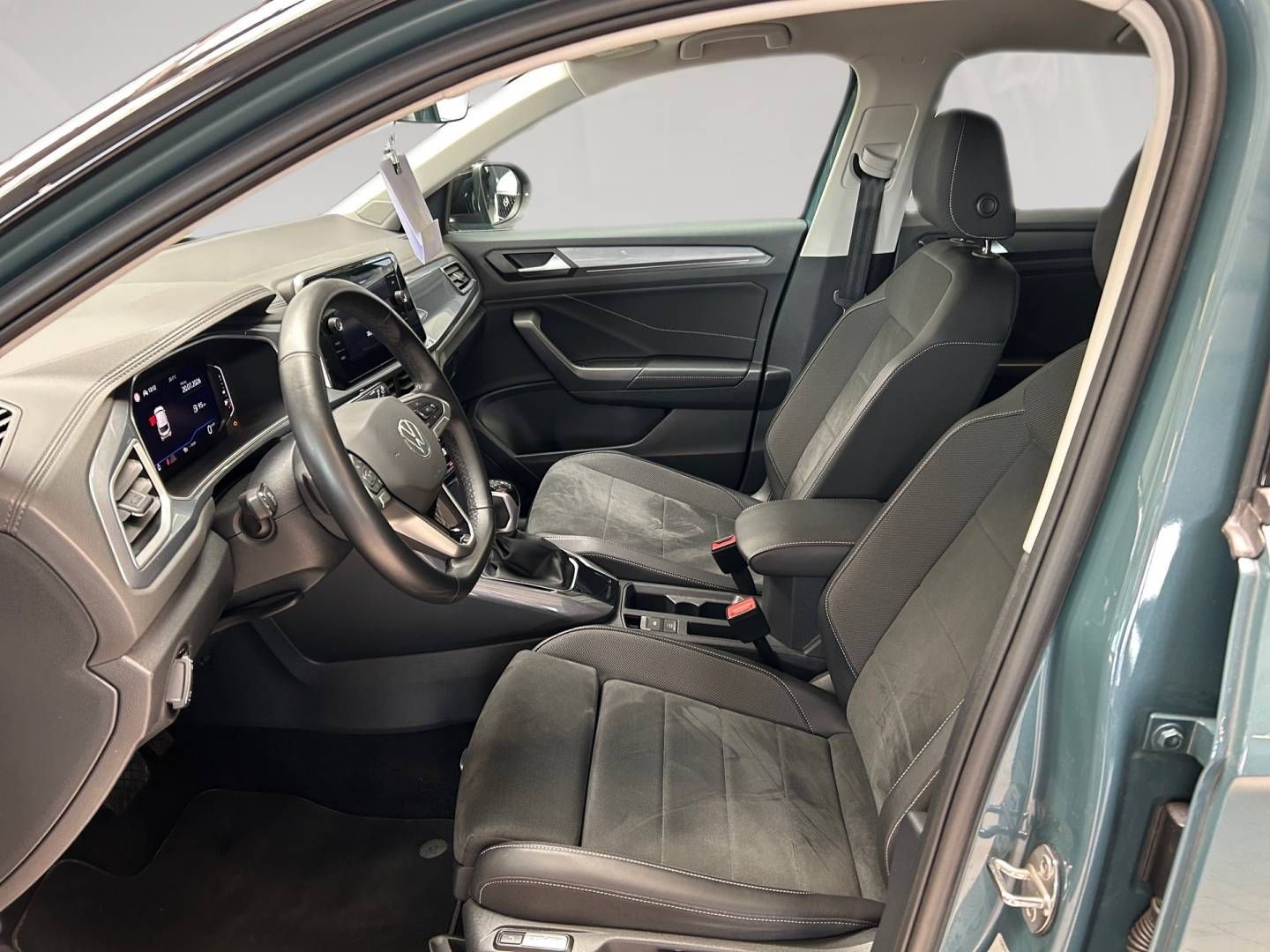 Fahrzeugabbildung Volkswagen T-Roc 1.5 TSI | CarPlay | Dachrehling | LED |