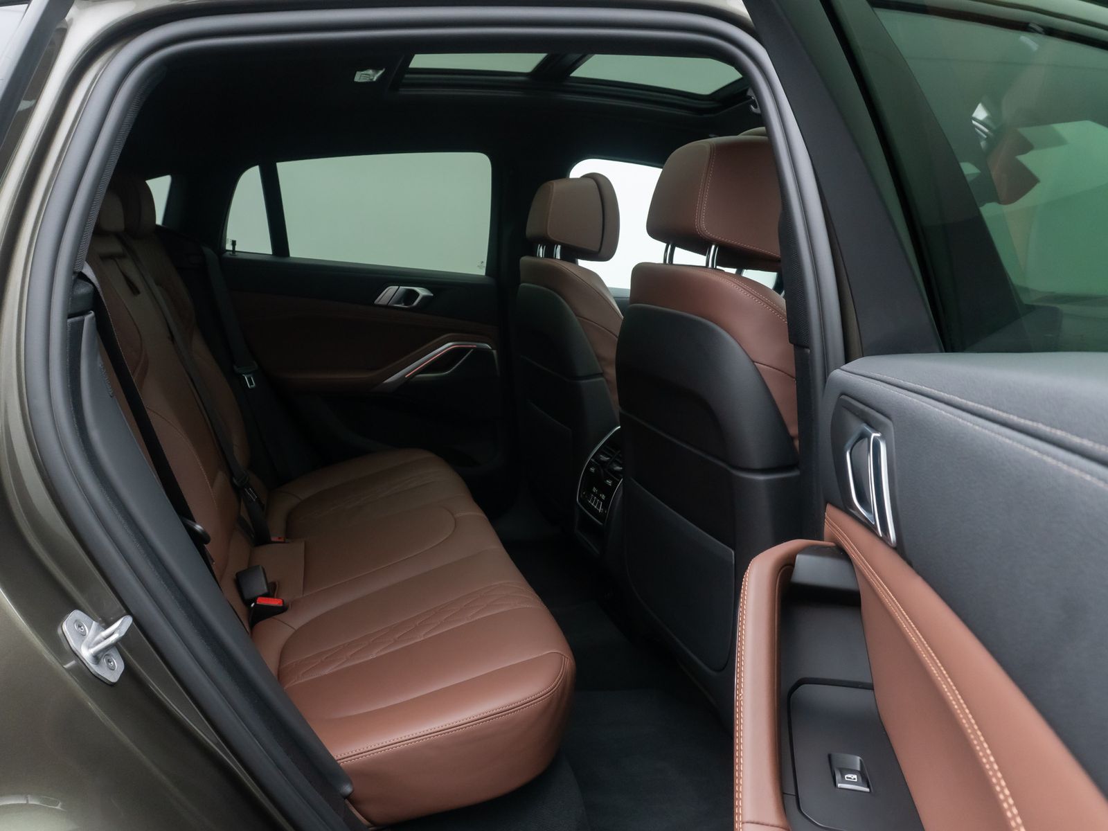 Fahrzeugabbildung BMW X6 M50i 360° HUD Belüftung Panorama Individual