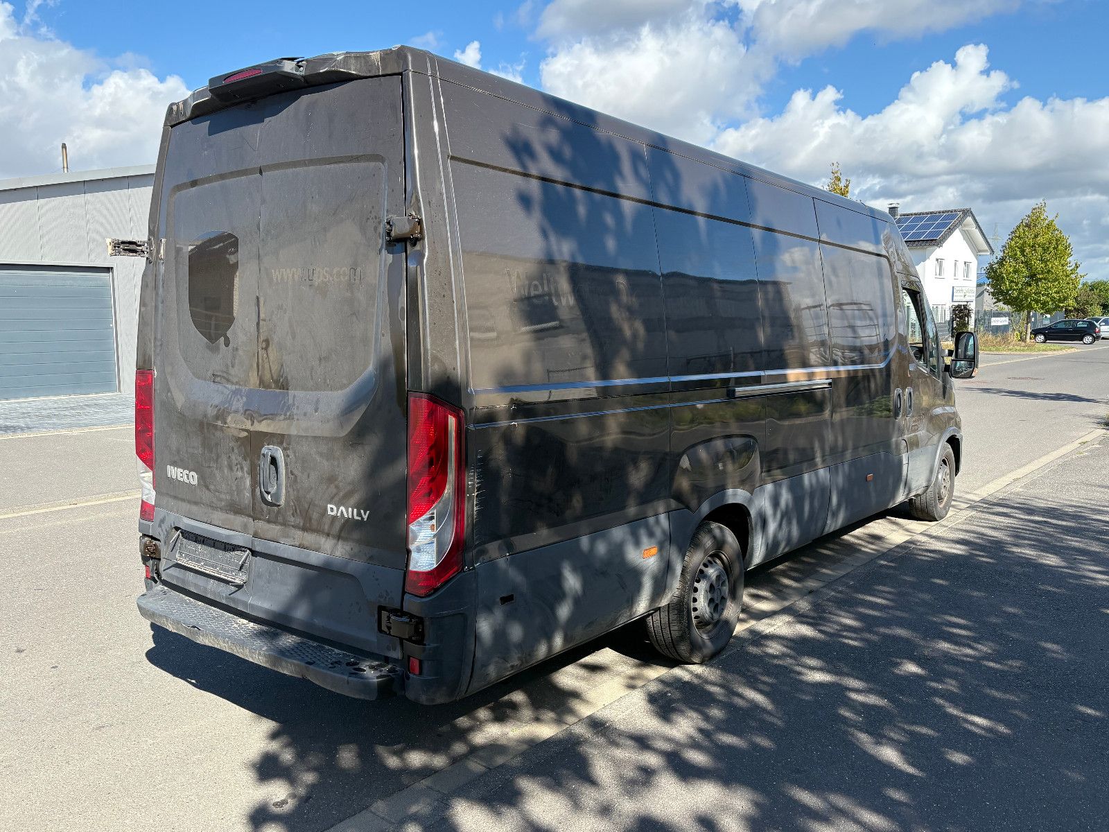 Fahrzeugabbildung Iveco Daily Kasten HKa 35 S ... V Radstand 4100/2-SITZ
