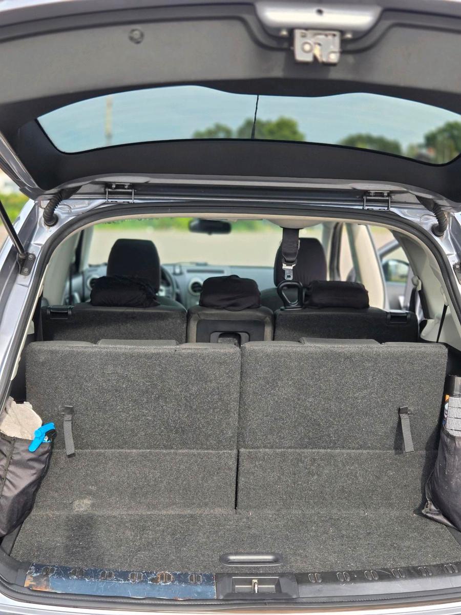 Nissan Qashqai+2 2010 — photo 12