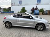 Peugeot 206 CC Coupé-Cabriolet*Klimaaut.*L... - Peugeot 206 mit Benzin-Antrieb: Cabrio, Automatik