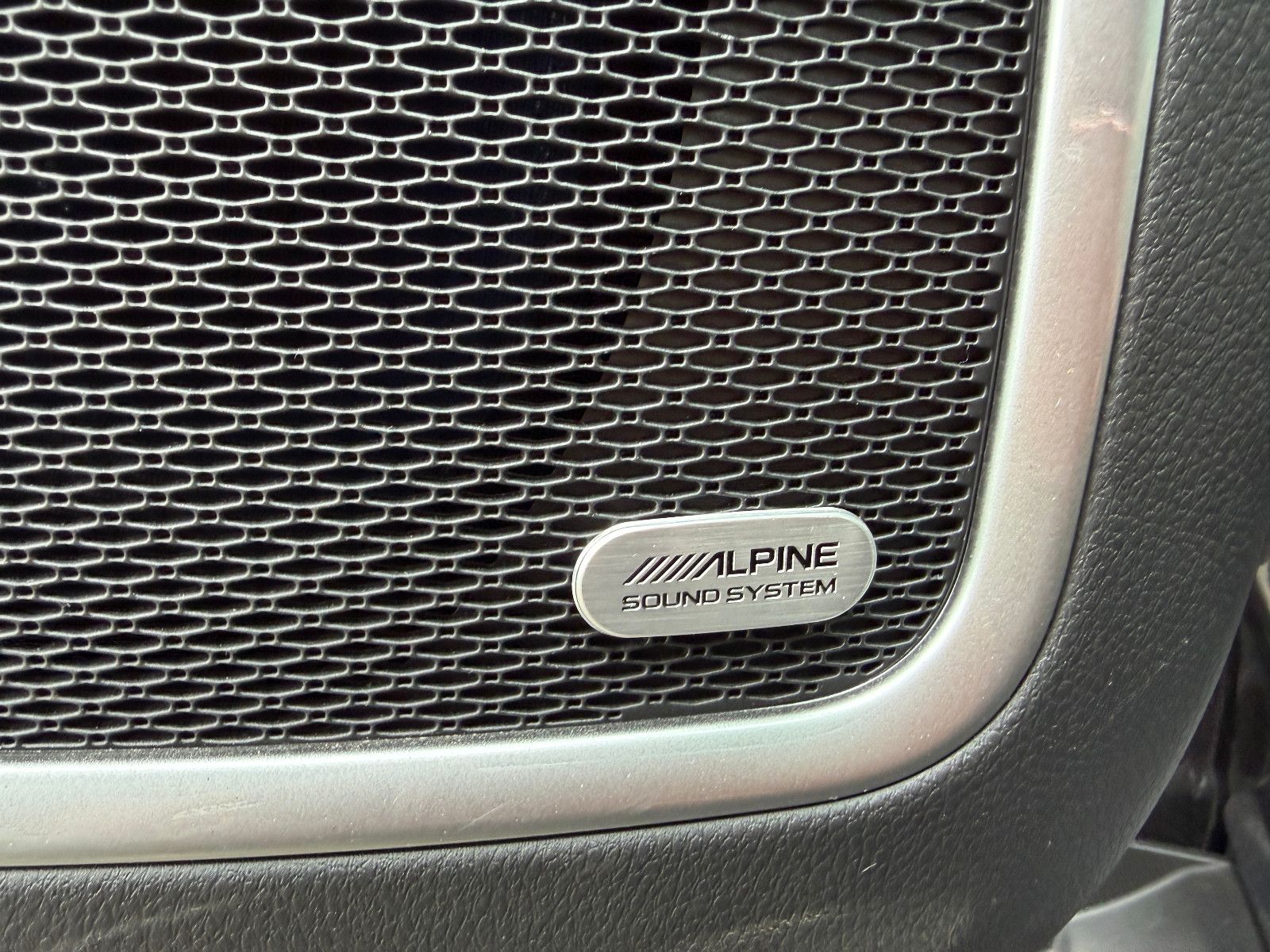 Fahrzeugabbildung Jeep Compass Upland/ALIPINE-SOUND/360°KAM/CARPLAY
