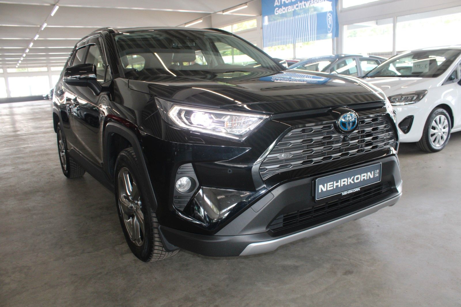 Fahrzeugabbildung Toyota RAV 4 4x2 Hybrid Lounge Aut. PANO LED LEDER ACC