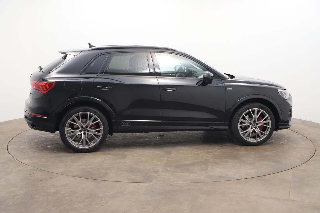 Audi Q3 S line quattro 2.0 40 TFSI AHK*Pano*PDC*RFK