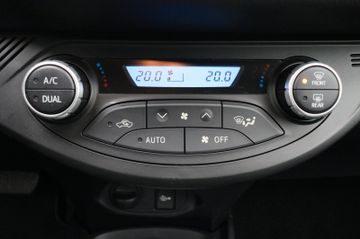 Fahrzeugabbildung Toyota Yaris 1.5 Hybrid CVT NAVI