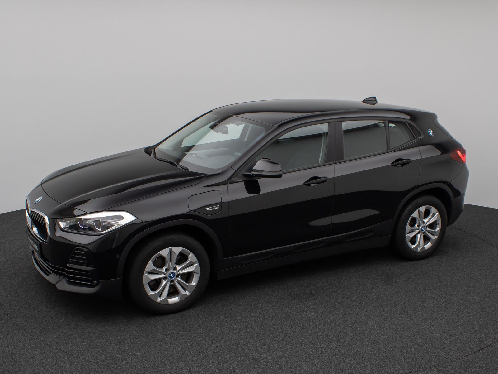 Fahrzeugabbildung BMW X2 xD25e Kamera DAB Lordos LED Geschwindigkeitsr