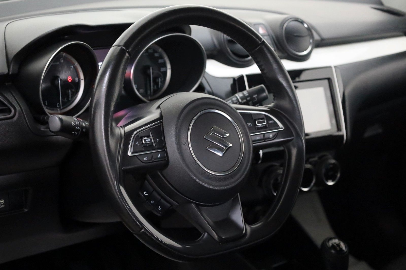 Fahrzeugabbildung Suzuki Swift Comfort, Navi, Kamera, 8 fach Aluräder