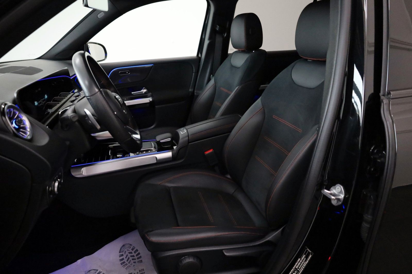 Fahrzeugabbildung Mercedes-Benz GLB 200d, AMG-line,Night-pak,Navi,CarPlay,Kamera