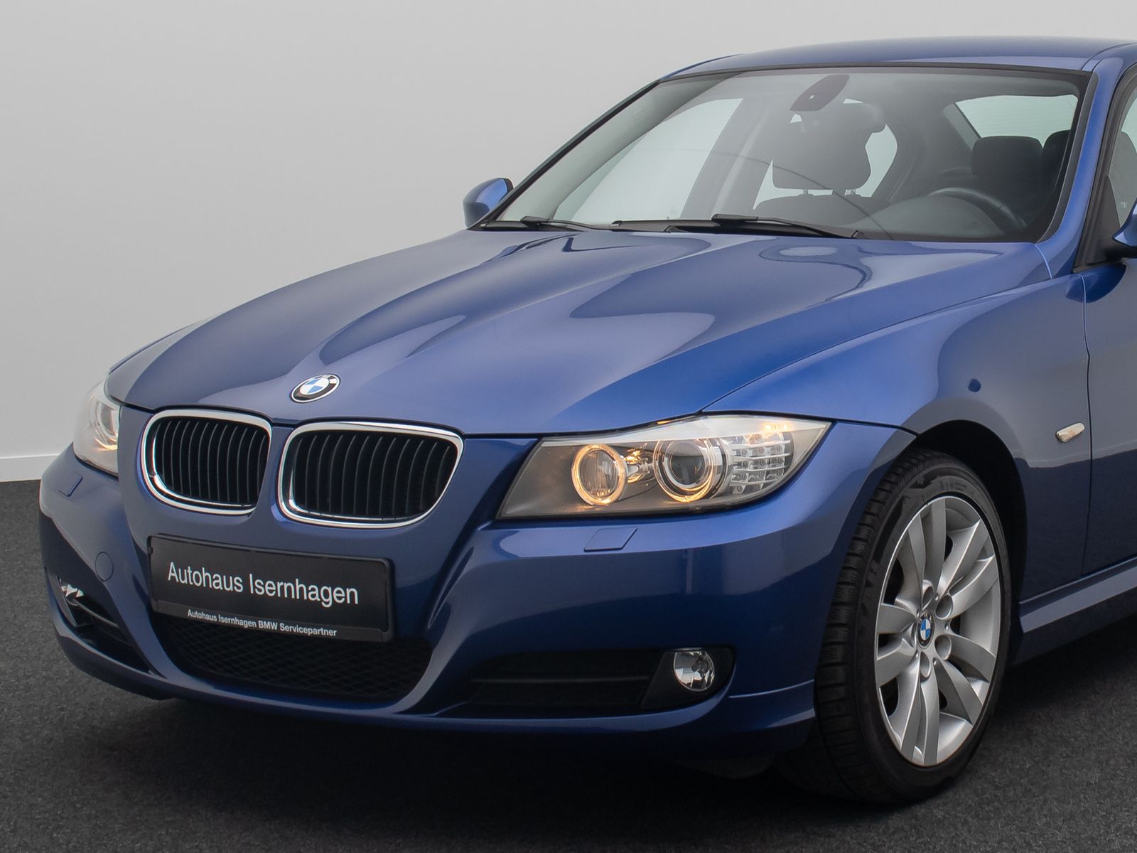 Fahrzeugabbildung BMW 318i Tempomat XenonPDC Komfort Sportsitz 17"WR