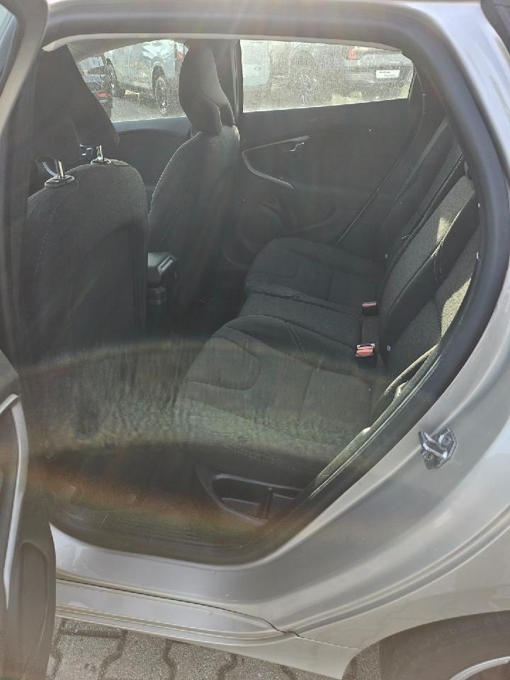 Fahrzeugabbildung Volvo V40 Kinetic