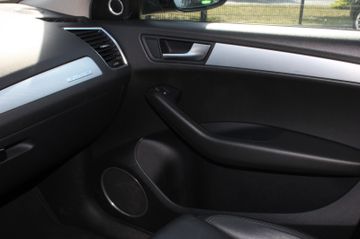 Audi Q5 3.0 TDI  QUATTRO mit XENONMMIISOFIX uvm.