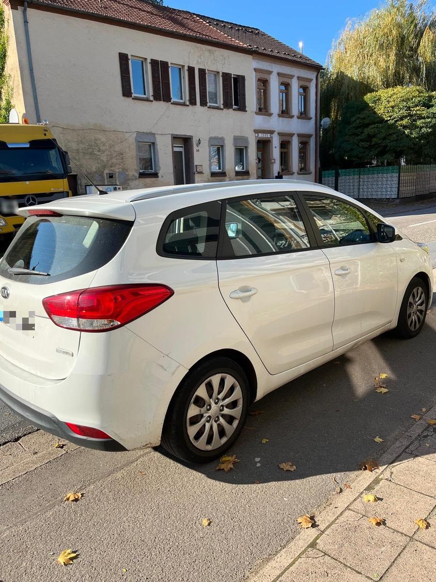 Kia Carens 2015 — engine 116 HP (85kW)