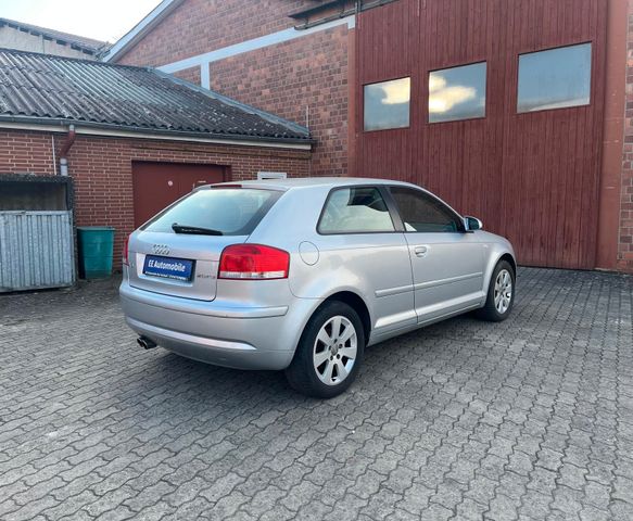 Audi A3 2.0 FSI Ambiente*SERVO DEFEKT* Bild 4