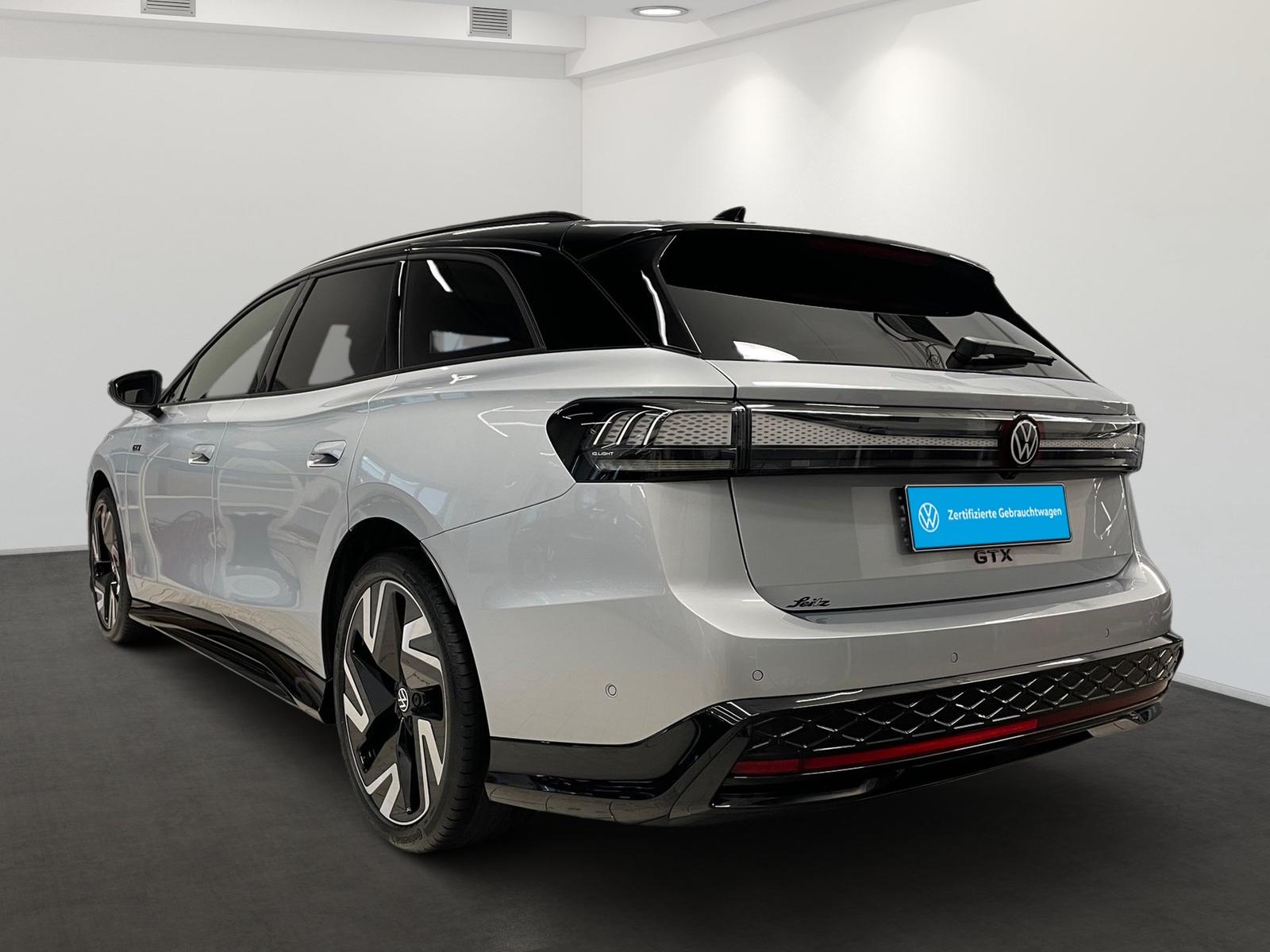 Volkswagen ID.7 Tourer 4M GTX *HEAD-UP*AHK*PANO*HARMAN*MATR