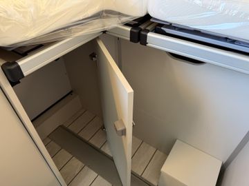 Westfalia Columbus 600 E 140 PS SOLAR LED Markise ACC