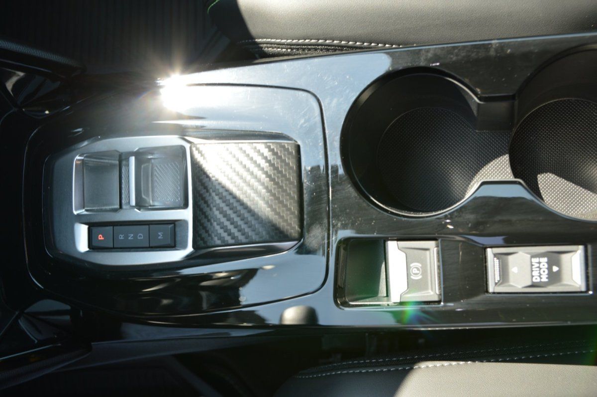 Fahrzeugabbildung Peugeot 2008   GT LED Shz Navi Alu