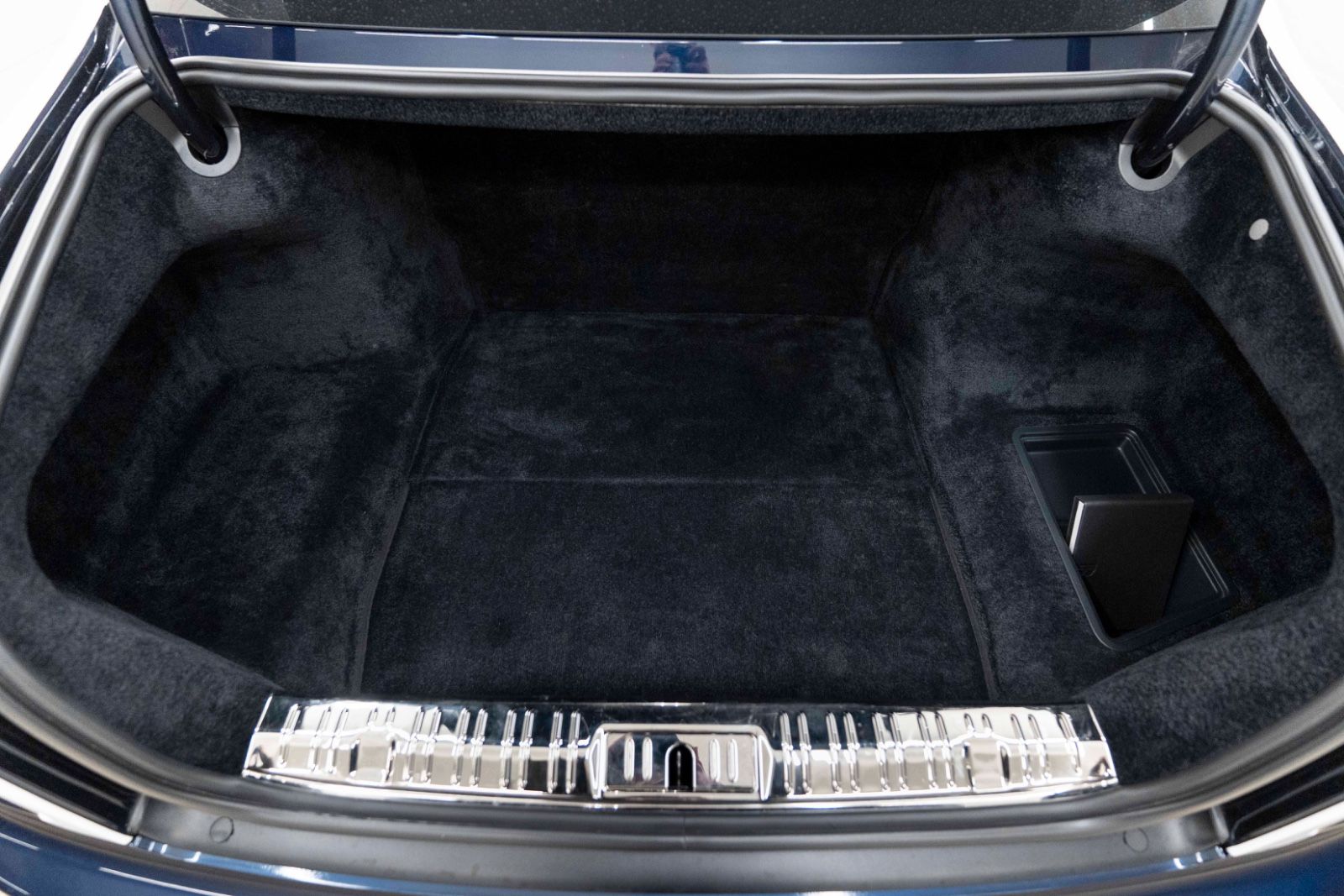 Fahrzeugabbildung Rolls-Royce Ghost V12 TWO TONE FACELIFT STERNHIMMEL KÜHLBOX