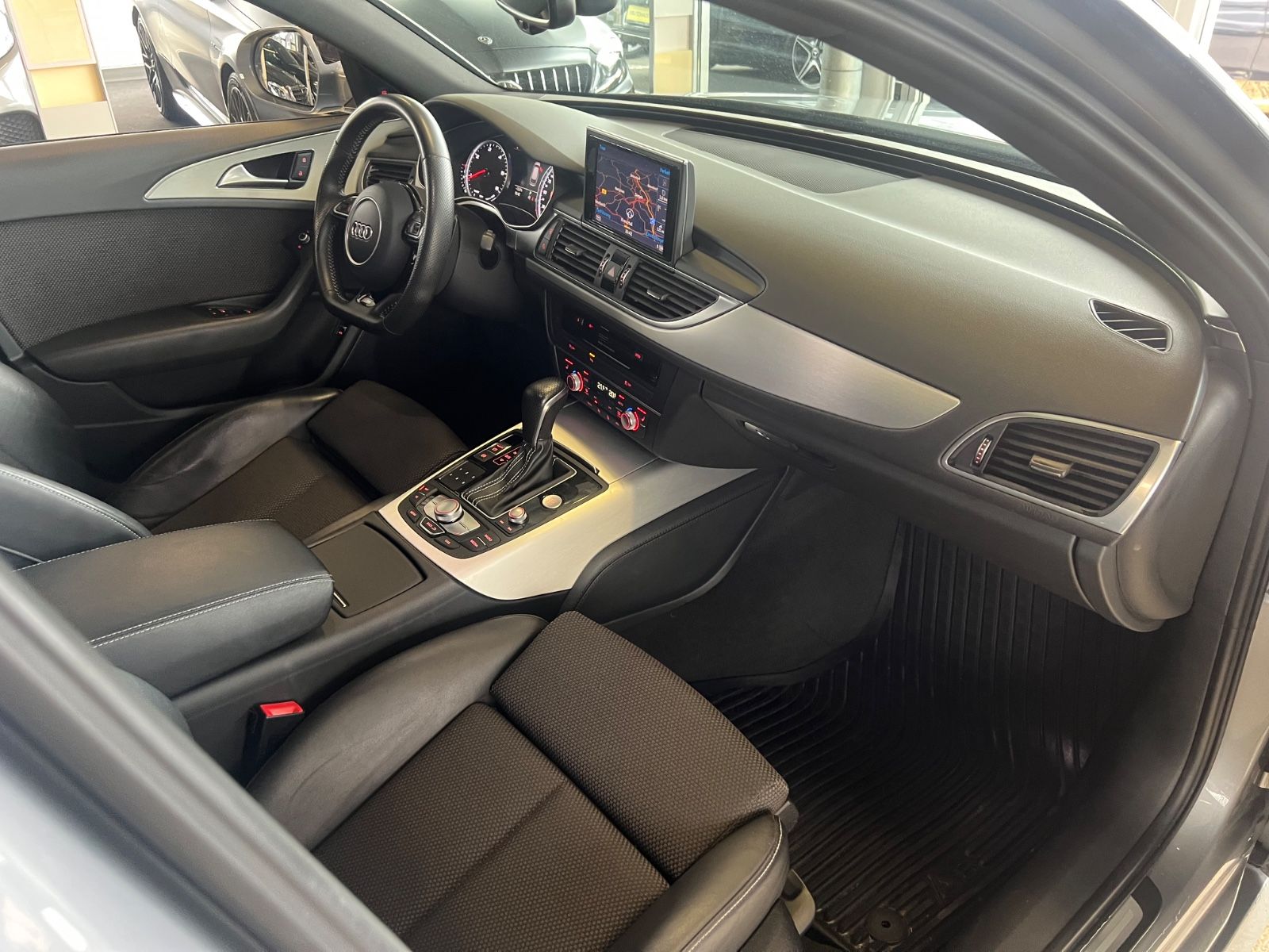 Fahrzeugabbildung Audi A6 Avant 2.0 TDI ultra S Line Plus *MATRIX-LED*