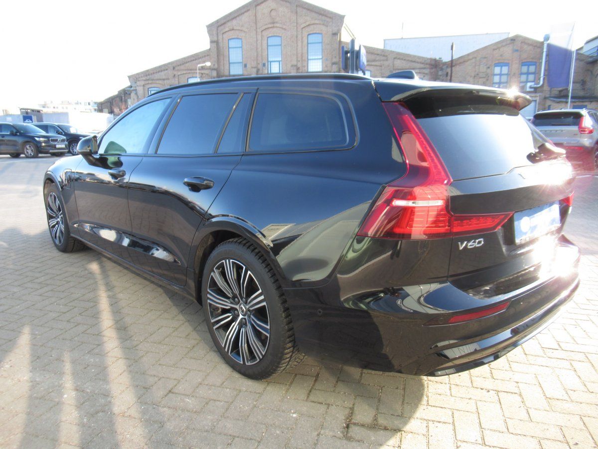 Volvo V60 T8 Recharge AWD Ultra Dark Automatik foto 3