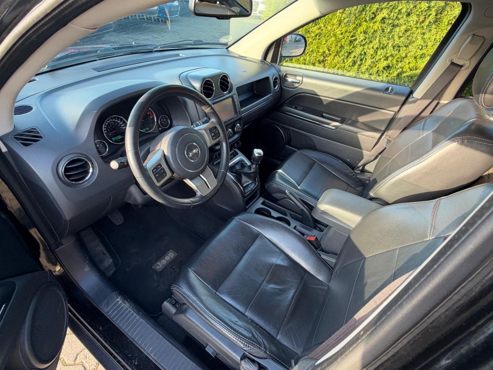 Jeep Compass 2012 — photo 10