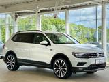 Volkswagen Tiguan*Allspace*1.5 TSI*Sport*LED*SHZ*AHK*LM*ACC - mit Benzin-Antrieb: Geländewagen, 1.5