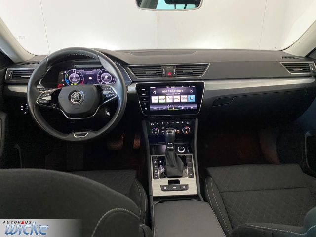Superb Combi Ambition iV NAVI KLIMA PDC LM