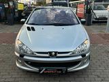 Peugeot 206cc 1.6 Cabrio Platinum Klima*Leder*TÜV NEU - Peugeot 206 mit Benzin-Antrieb: Cabrio