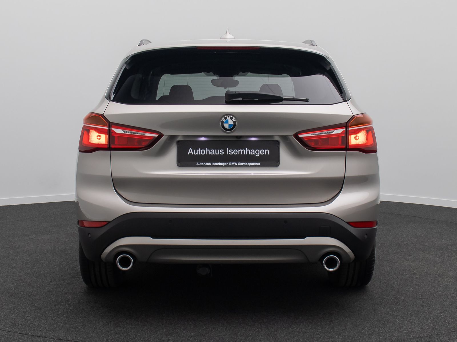 Fahrzeugabbildung BMW X1 xD18d Panorama Kamera DAB HiFi MSport Leder