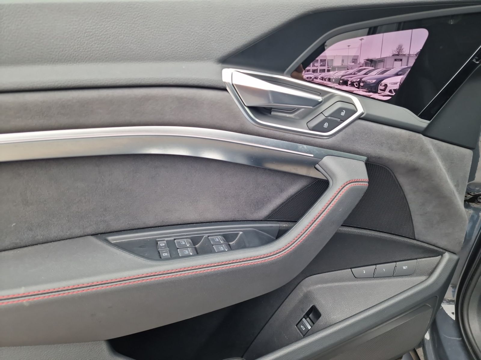 Audi Q8 e-tron - Bild 21